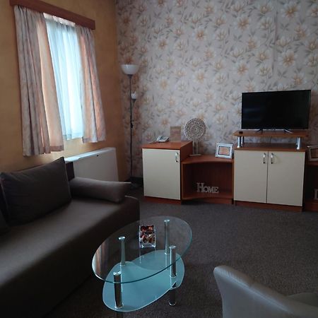 Семеен Хотел "Булаир" Burgas City Exterior foto