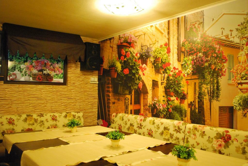 Семеен Хотел "Булаир" Burgas City Exterior foto